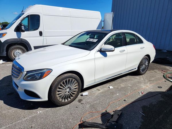 2015 MERCEDES-BENZ C 4-MATIC — Front 3/4