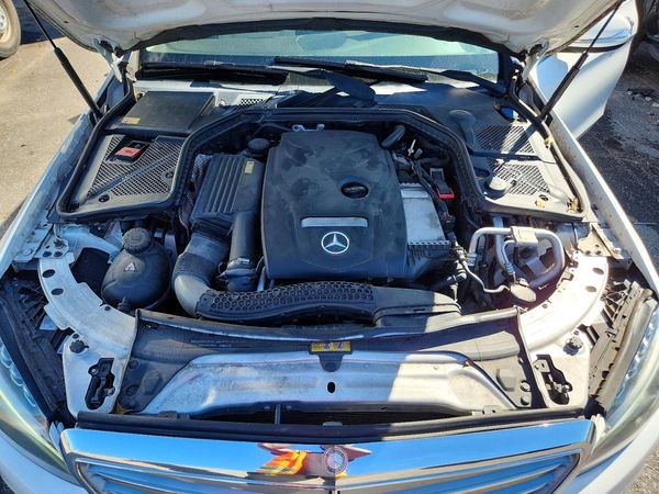 2015 MERCEDES-BENZ C 4-MATIC — Engine bay