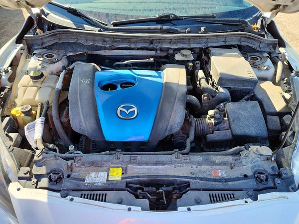 2012 MAZDA 3 Touring/GS — Engine bay