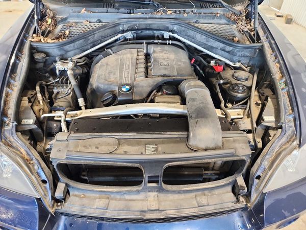 2013 BMW X5 xDrive35i — Engine bay