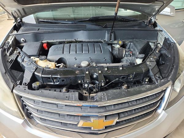 2014 CHEVROLET TRAVERSE 1LT — Engine bay