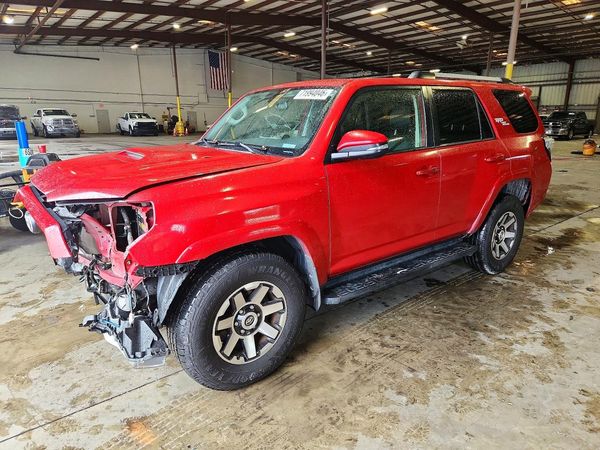 2018 TOYOTA 4RUNNER — DSFA — Front 3/4