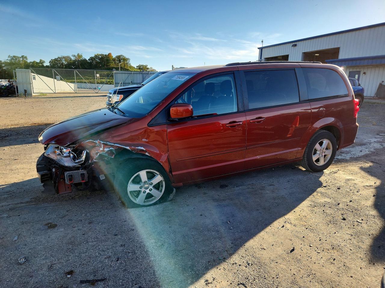2012 DODGE CARAVAN SXT — Front 3/4