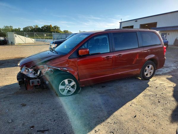 2012 DODGE CARAVAN SXT — Front 3/4