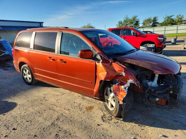 2012 DODGE CARAVAN SXT — Passenger 3/4