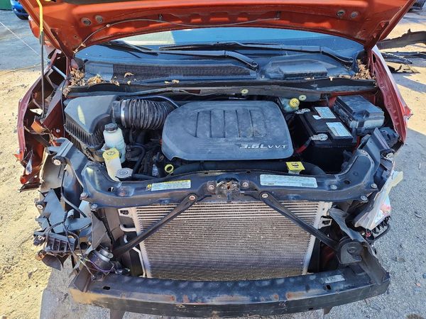 2012 DODGE CARAVAN SXT — Engine bay