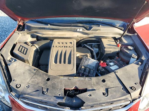 2016 CHEVROLET EQUINOX LT — Engine bay
