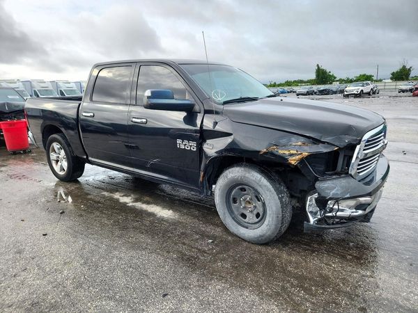 2017 RAM 1500 SLT — Passenger 3/4