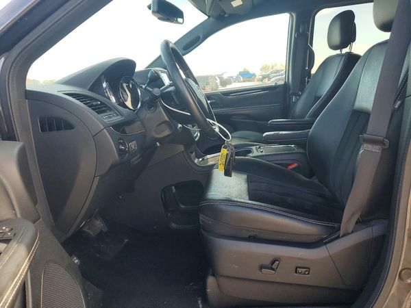 2016 DODGE GRAND CARAVAN SXT — DENT