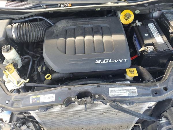 2016 DODGE GRAND CARAVAN SXT — Engine bay