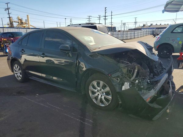 2020 TOYOTA COROLLA LE — Passenger 3/4