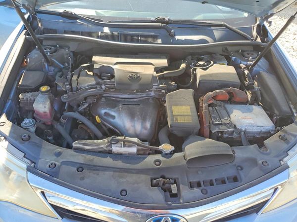 2013 TOYOTA CAMRY SOLA Hybrid — Engine bay