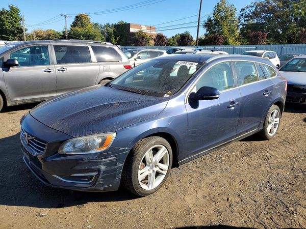 2015 VOLVO V60 — DSFA — Front 3/4