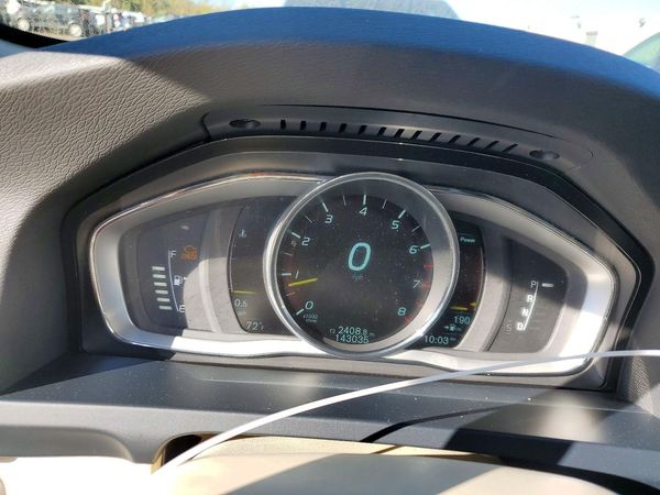 2015 VOLVO V60 Premier (non R design) — ODOM