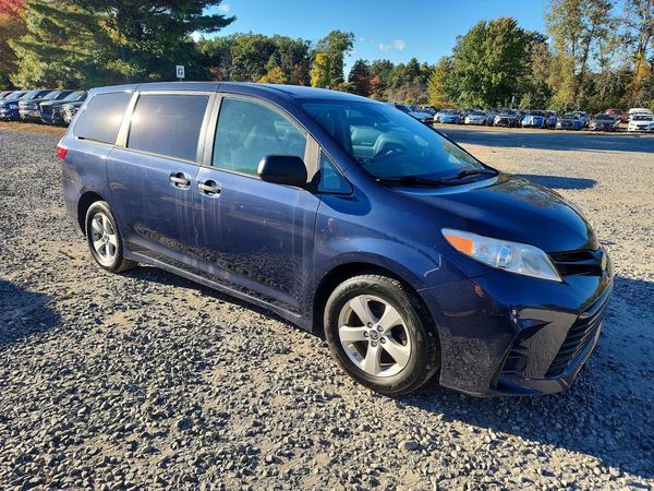 2020 TOYOTA SIENNA D grade — Passenger 3/4