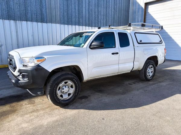 2021 TOYOTA TACOMA SR5 — Front 3/4