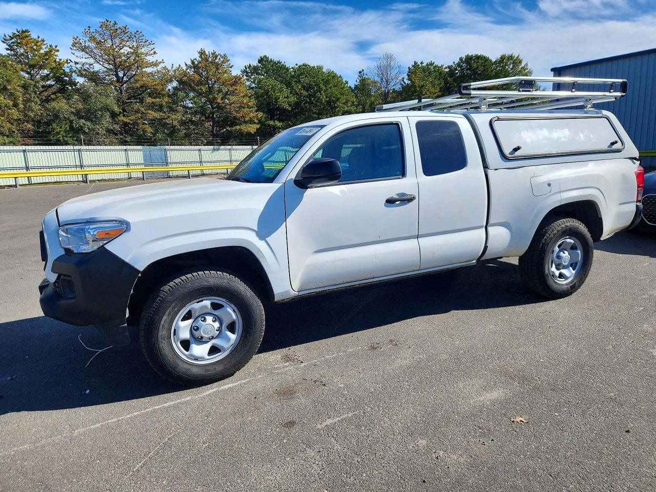 2021 TOYOTA TACOMA SR5 — Front 3/4