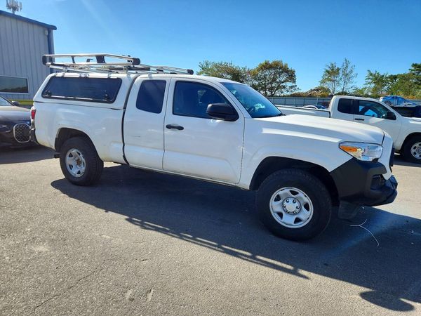 2021 TOYOTA TACOMA SR5 — Passenger 3/4