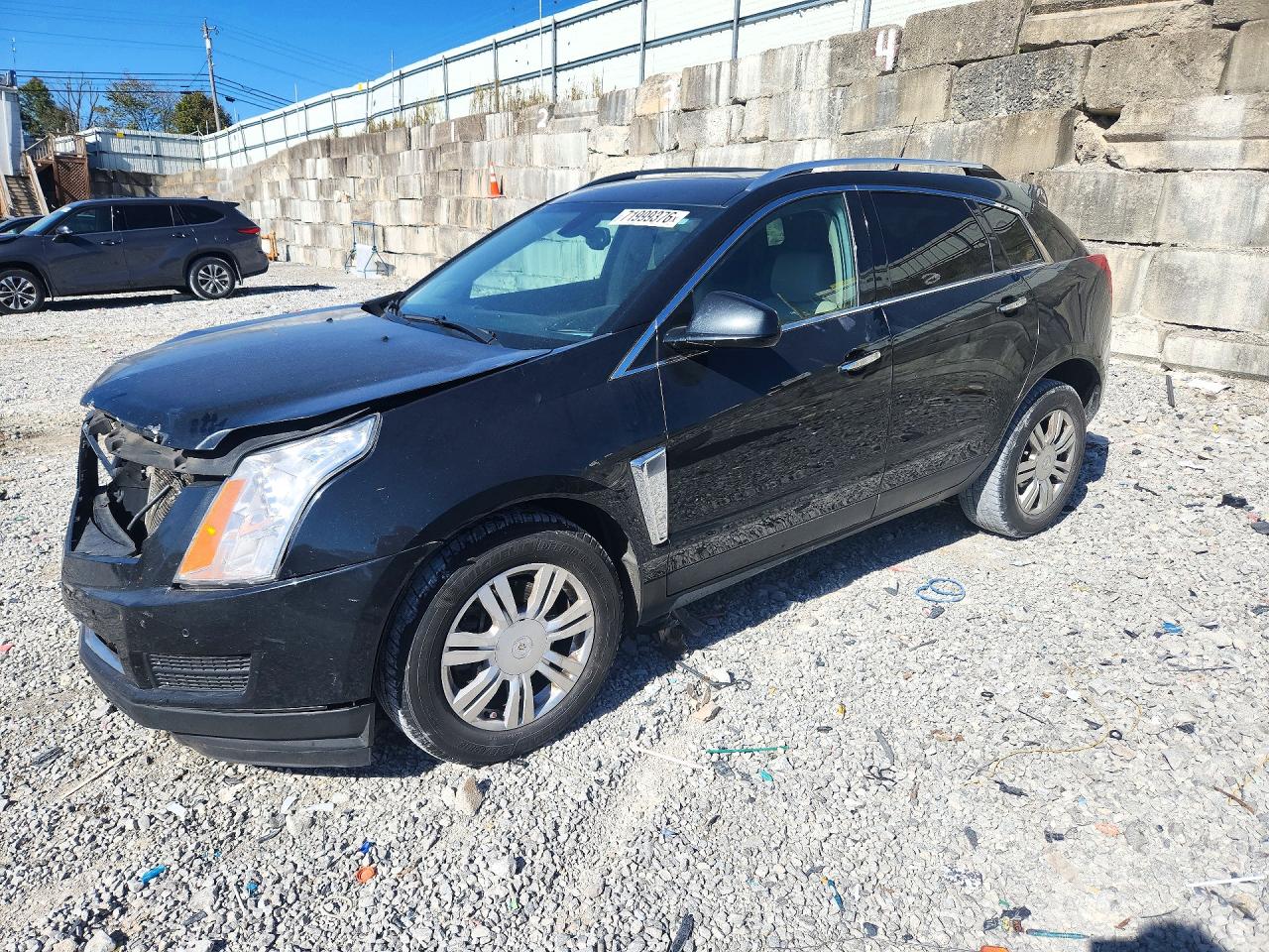 2013 CADILLAC SRX Luxury — Front 3/4