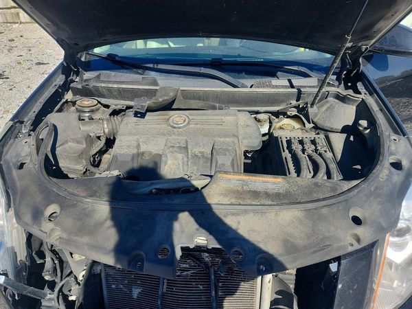 2013 CADILLAC SRX Luxury — Engine bay