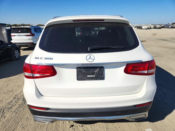2018 MERCEDES-BENZ GLC GLC300 — DIRR