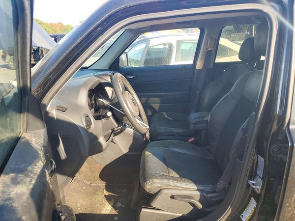 2017 JEEP PATRIOT Sport — DENT