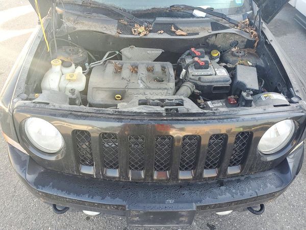 2017 JEEP PATRIOT Sport — Engine bay