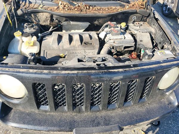 2017 JEEP PATRIOT Sport — Engine bay