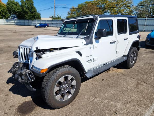2020 JEEP WRANGLER Unlimited Sahara — Front 3/4