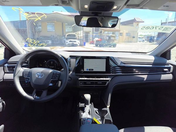 2025 TOYOTA CAMRY
