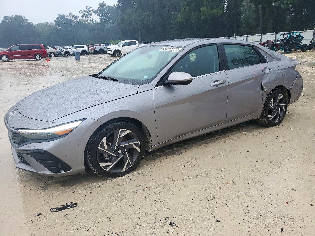 2025 HYUNDAI ELANTRA SEL Convenience — Front 3/4