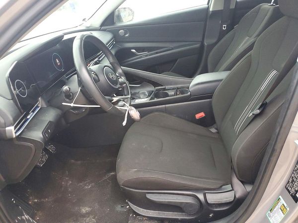 2025 HYUNDAI ELANTRA SEL Convenience — DENT