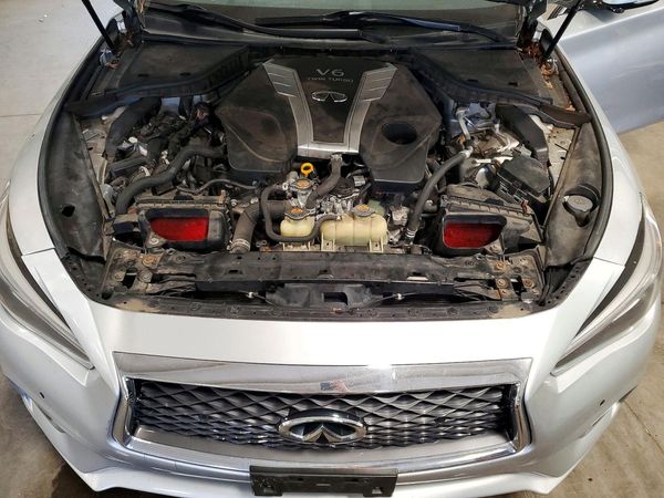 2018 INFINITI Q50 — Engine bay