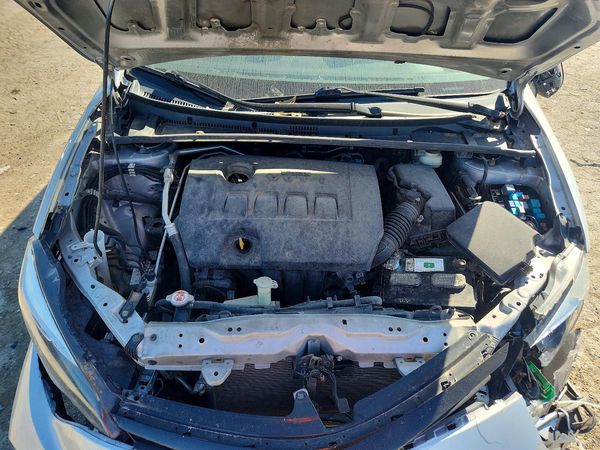 2017 TOYOTA COROLLA — Engine bay
