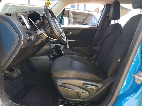 2015 JEEP RENEGADE — DENT