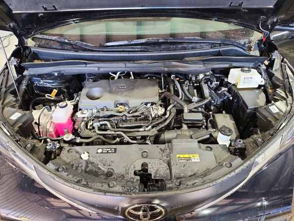 2026 TOYOTA SIENNA LE — Engine bay