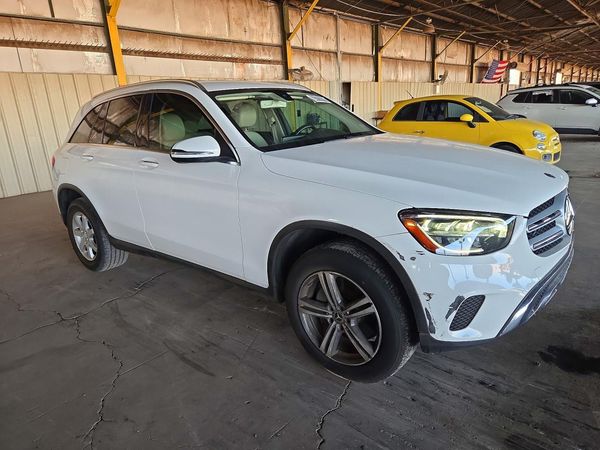 2020 MERCEDES-BENZ GLC GLC300 — Passenger 3/4