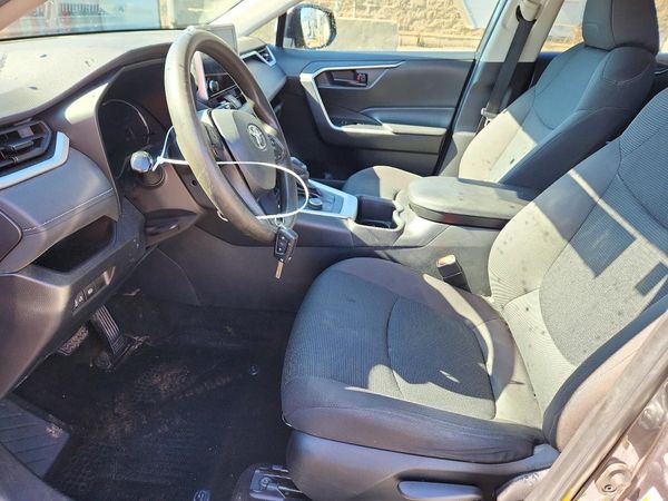 2023 TOYOTA RAV4 LE — DENT