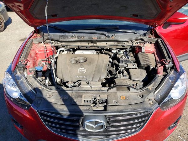 2016 MAZDA CX-5 Touring/GS — Engine bay