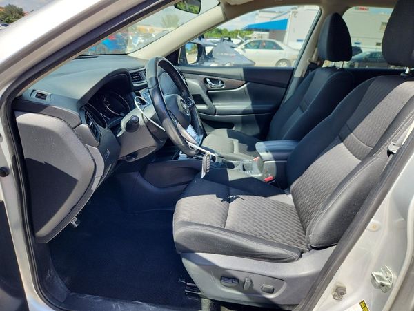 2019 NISSAN ROGUE — DENT