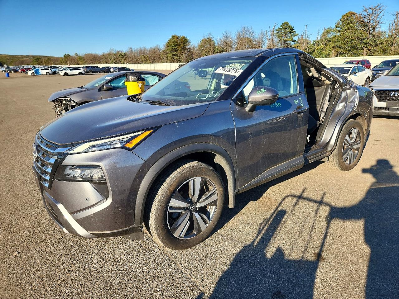 2024 NISSAN ROGUE SL — Front 3/4