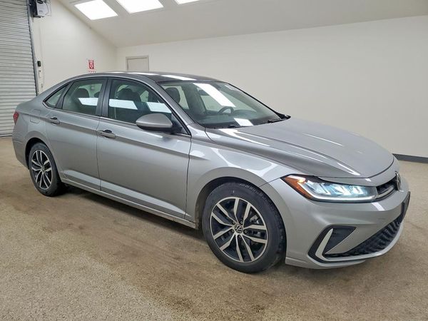 2025 VOLKSWAGEN JETTA SE — Passenger 3/4