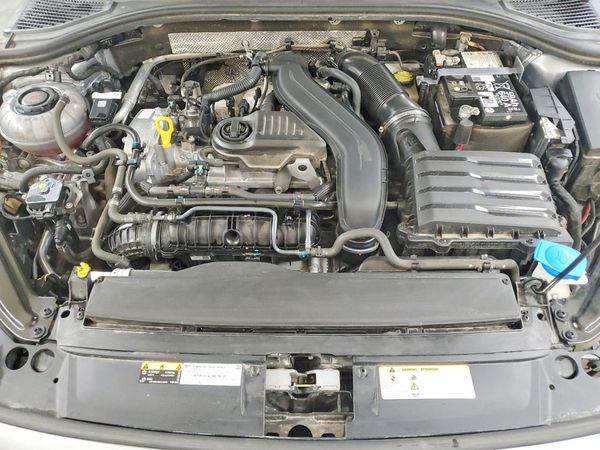 2025 VOLKSWAGEN JETTA SE — Engine bay
