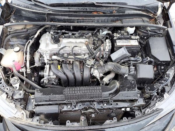 2022 TOYOTA COROLLA LE — Engine bay