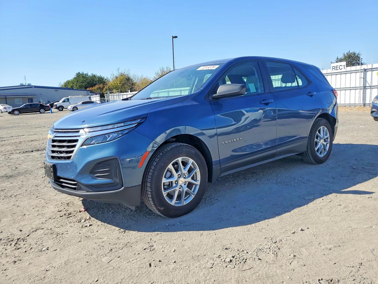2024 CHEVROLET EQUINOX LS (1FL) — Front 3/4