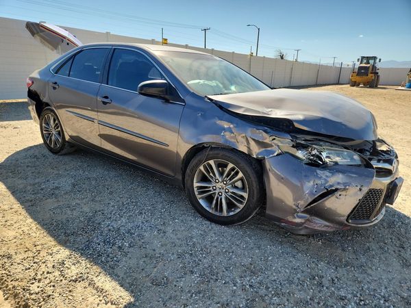 2016 TOYOTA CAMRY — Passenger 3/4
