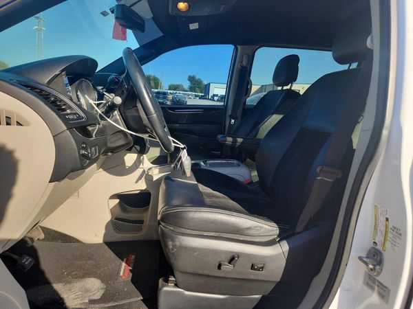 2017 DODGE GRAND CARAVAN SXT — DENT