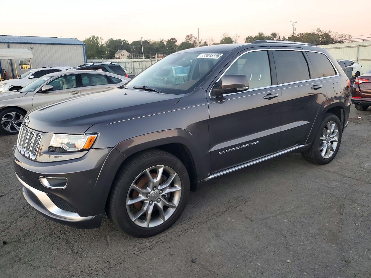 2015 JEEP GRAND CHEROKEE Summit — Front 3/4
