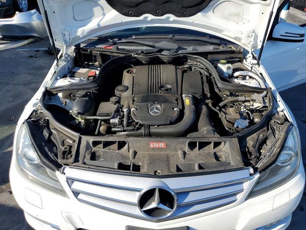 2013 MERCEDES-BENZ C C250 — Engine bay