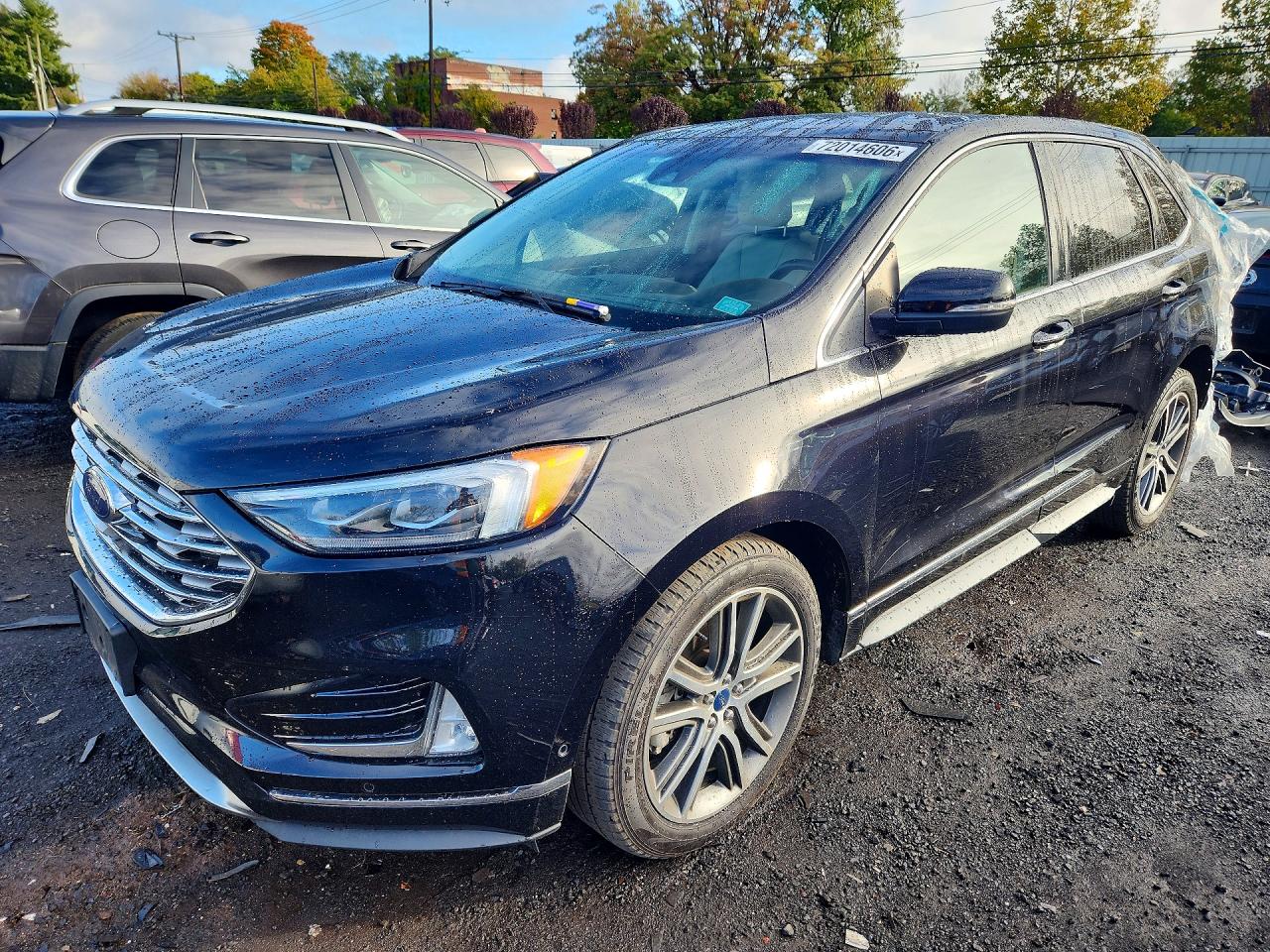 2019 FORD EDGE Titanium — Front 3/4